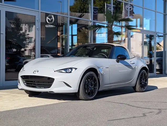 Mazda MX-5 view 2