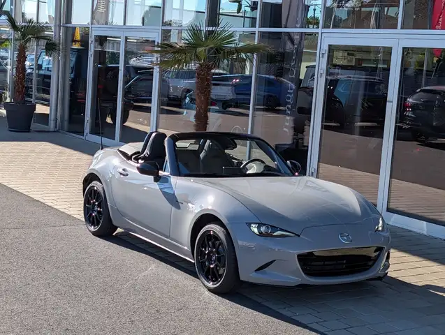 Mazda MX-5 view 10