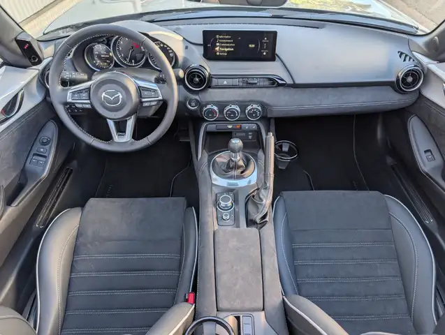 Mazda MX-5 view 20
