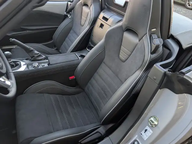 Mazda MX-5 view 17