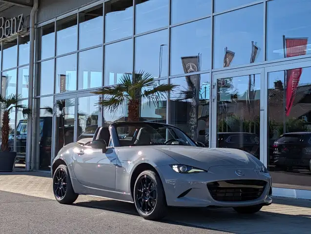 Mazda MX-5 view 9