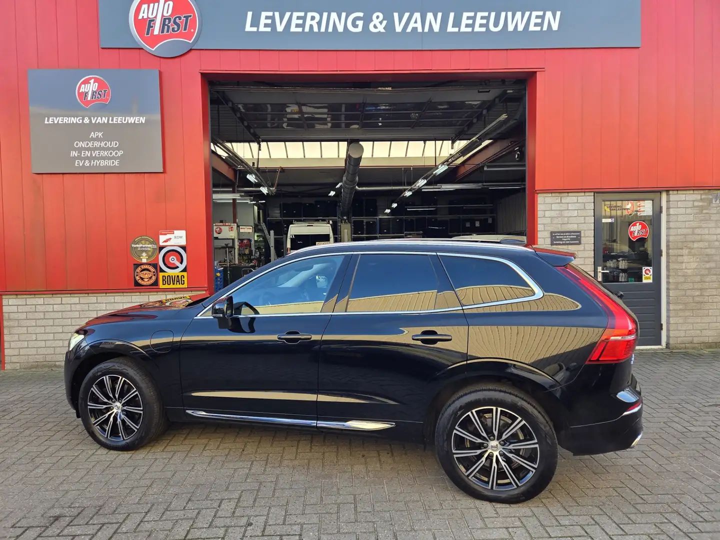 Volvo XC60 2.0 T6 Plug-in hybrid AWD Inscription Expression/ Noir - 2
