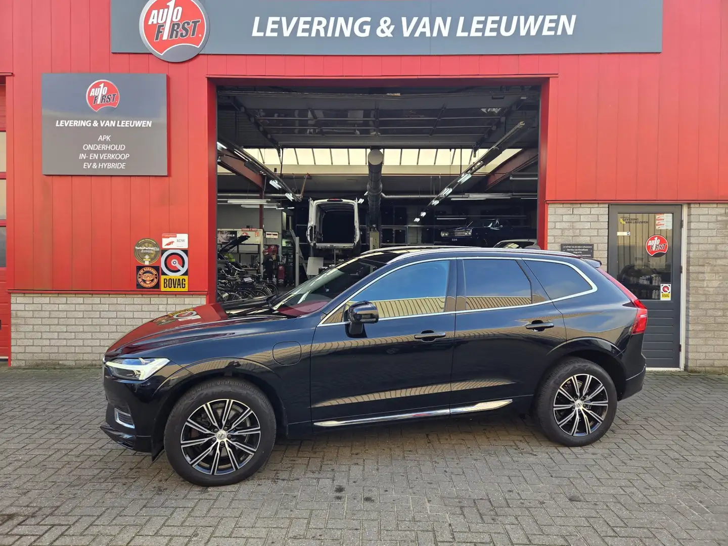 Volvo XC60 2.0 T6 Plug-in hybrid AWD Inscription Expression/ Noir - 1