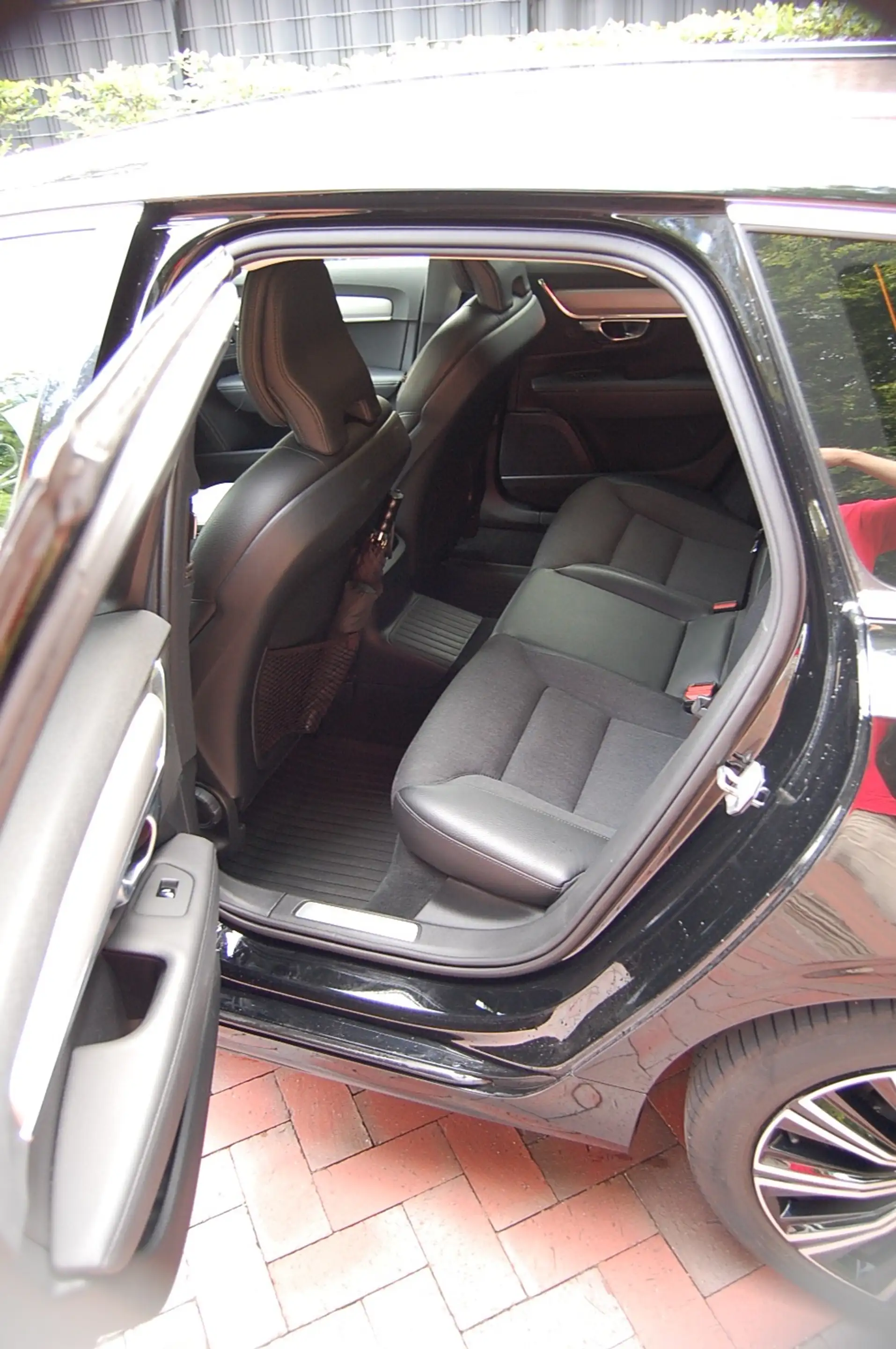 Volvo V90 Inscription Expression Recharge Plug-In Hybrid AWD — photo 10