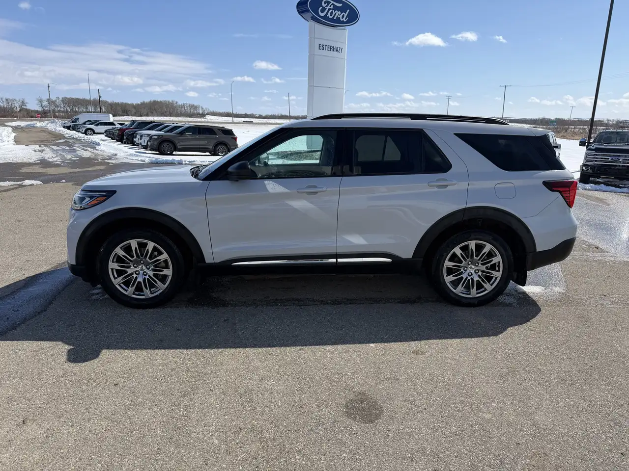 Ford Explorer снимка Ford Explorer