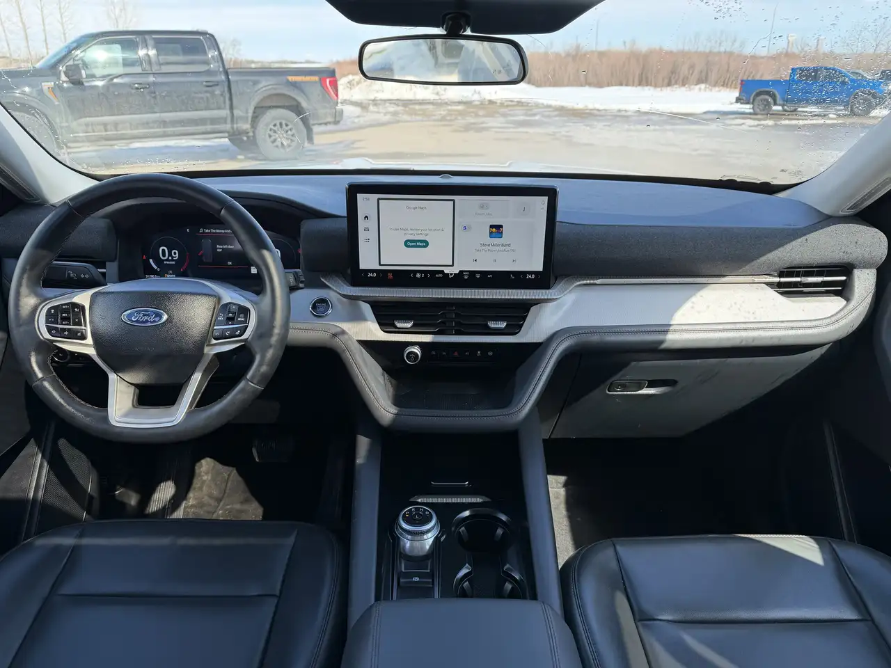 Ford Explorer снимка Ford Explorer