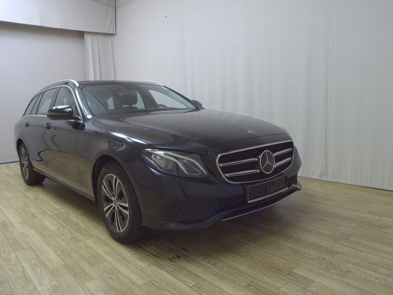 Mercedes-Benz E 220 T d Avantgarde Leder Navi LED RfK Distro — photo 3