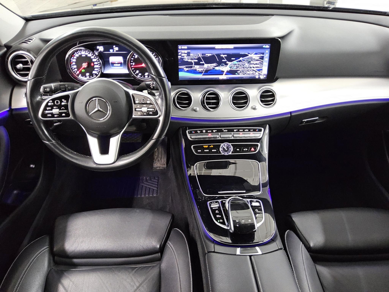 Mercedes-Benz E 220 T d Avantgarde Leder Navi LED RfK Distro — photo 5