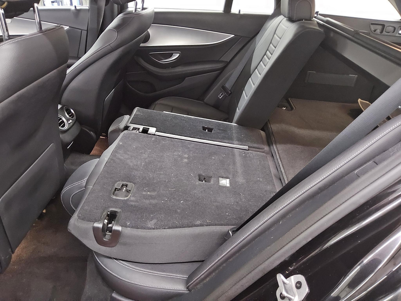 Mercedes-Benz E 220 T d Avantgarde Leder Navi LED RfK Distro — photo 12