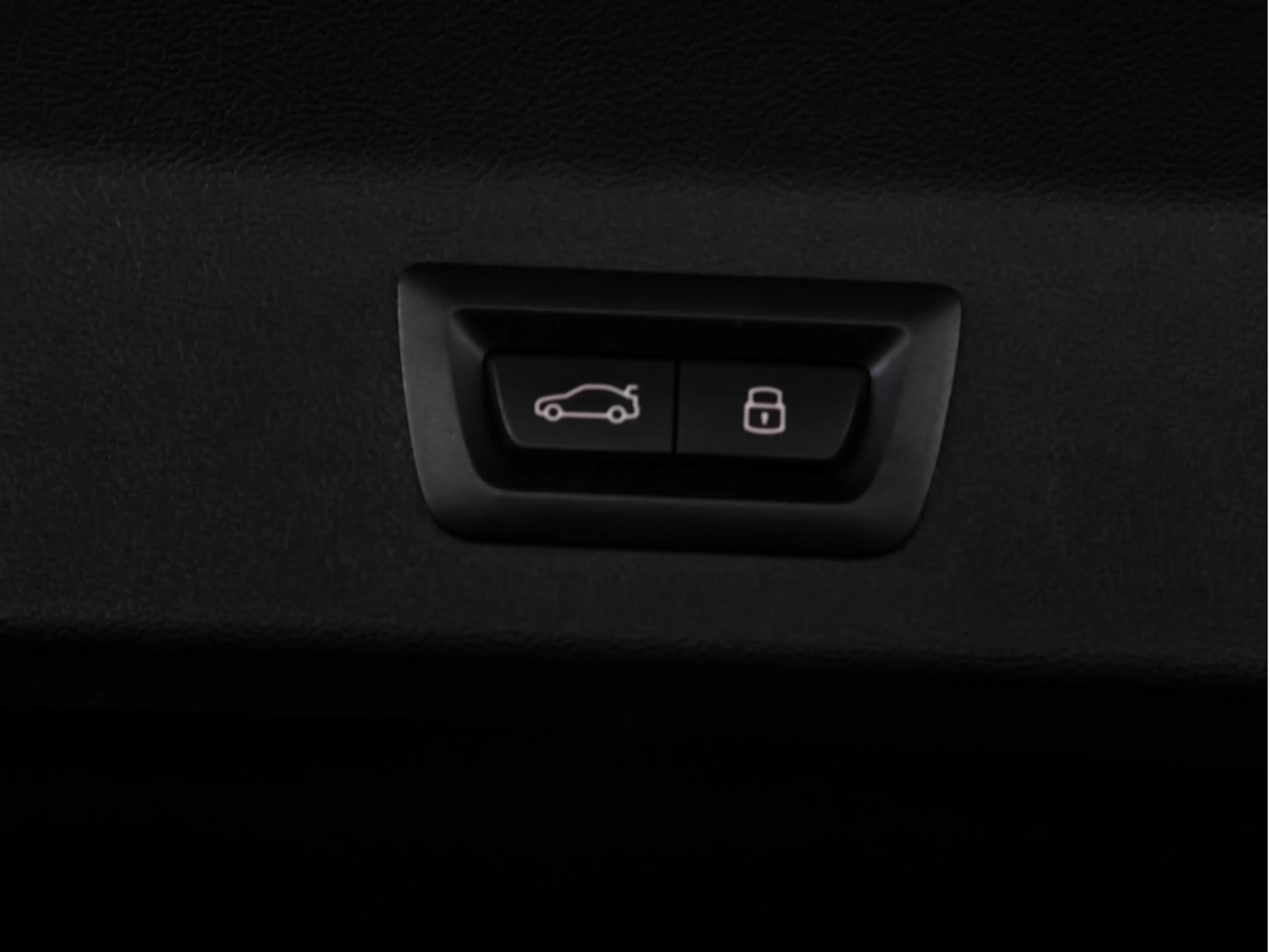 BMW X3 xDrive 30d M-Sport AHK HUD LASER LED ACC — photo 14