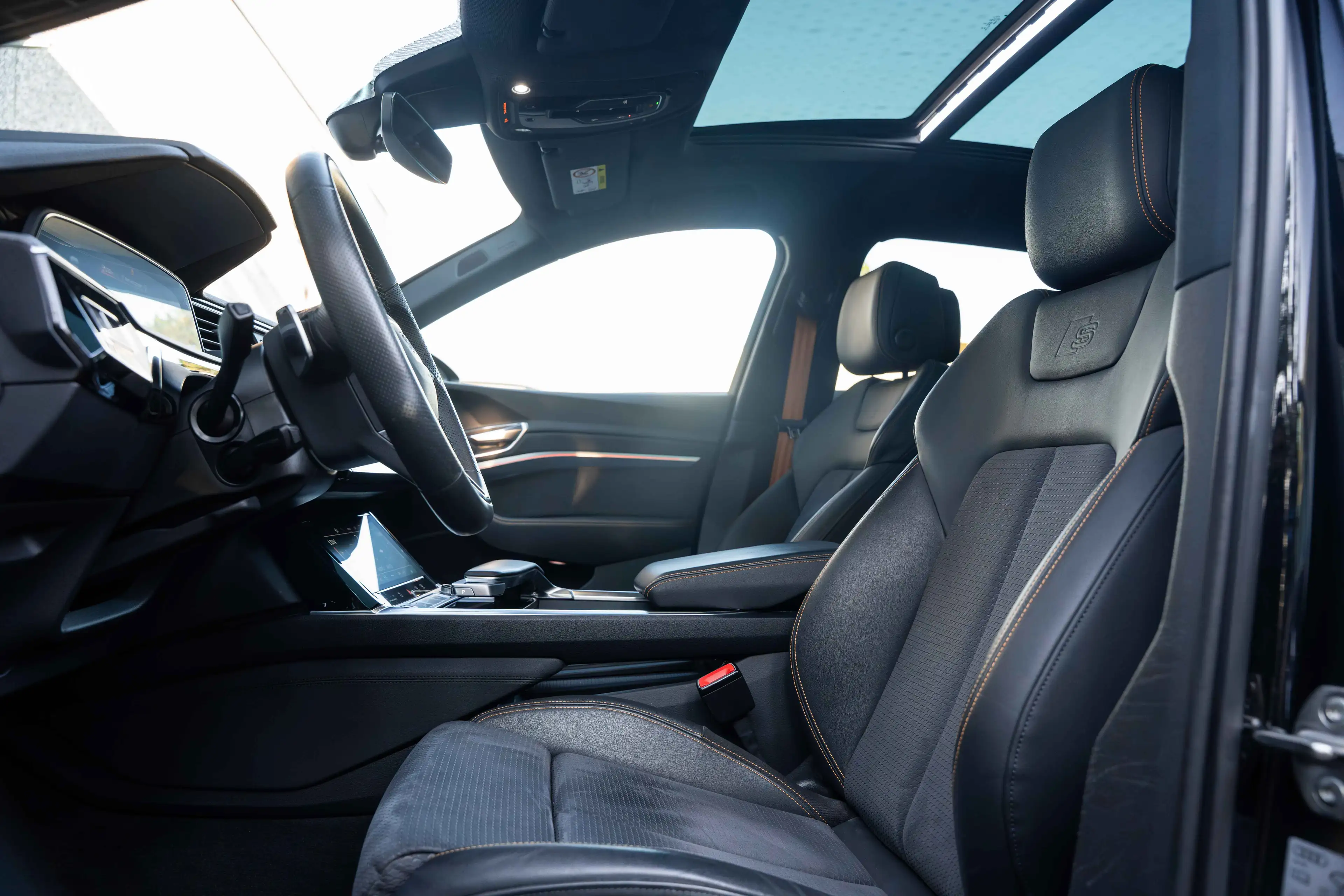 Audi e-tron 50 Quattro S-LINE/BLACKEDITION/PANO/MATRIX/B&O/ACC — photo 11