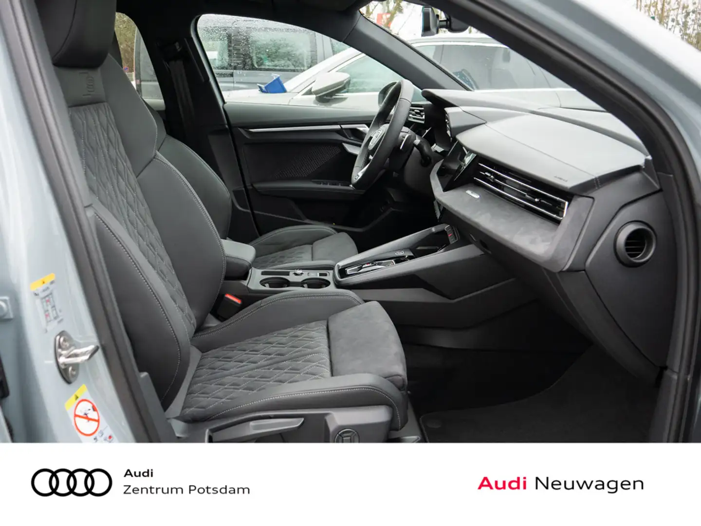 Audi A3 Limousine advanced 35 TFSI PANO MATRIX-LED Gris - 2