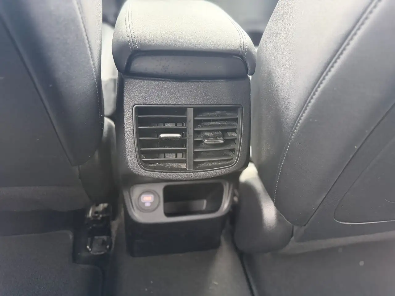 Kia Seltos снимка Kia Seltos