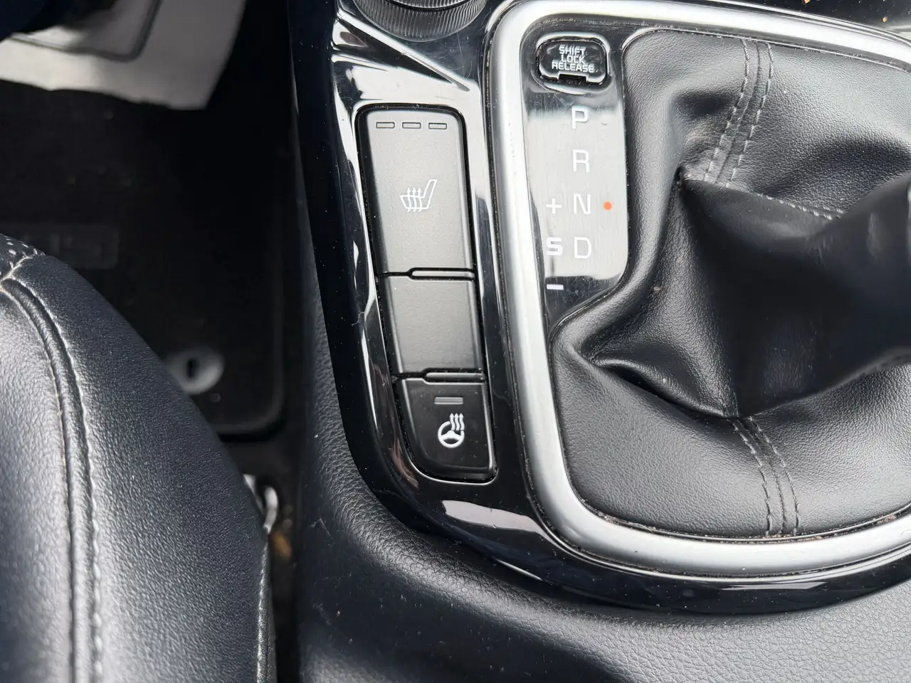 Kia Seltos снимка Kia Seltos