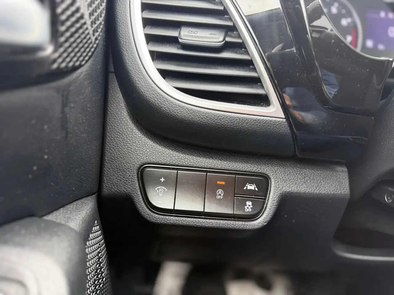 Kia Seltos снимка Kia Seltos