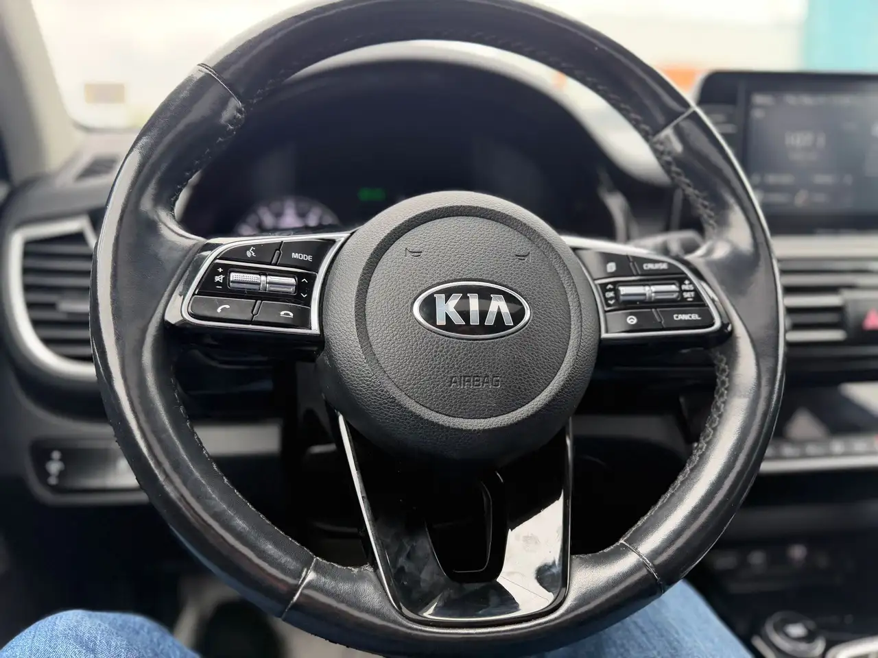 Kia Seltos снимка Kia Seltos