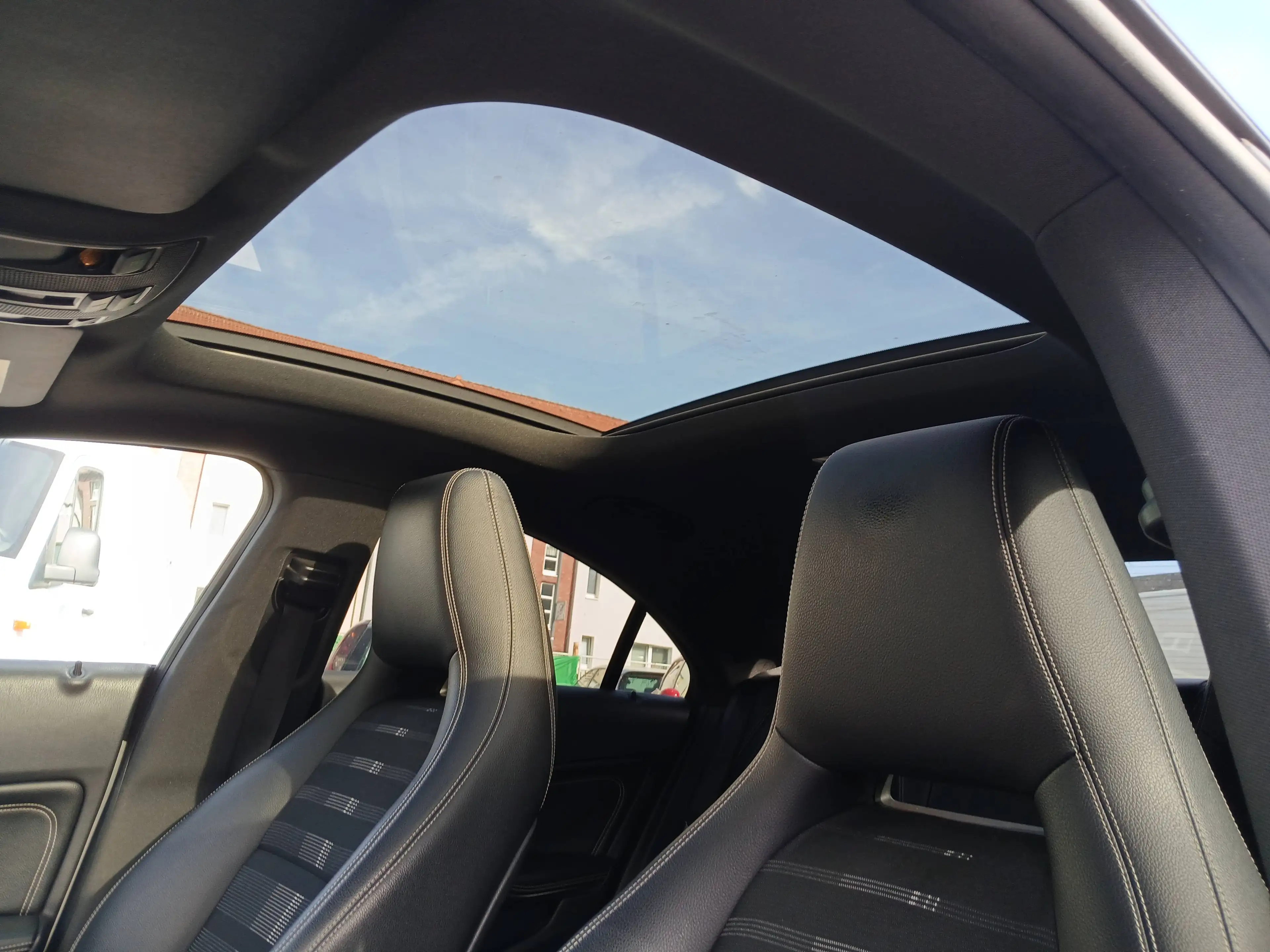 Mercedes-Benz CLA 180 Coupe Amg Optik Led — photo 10