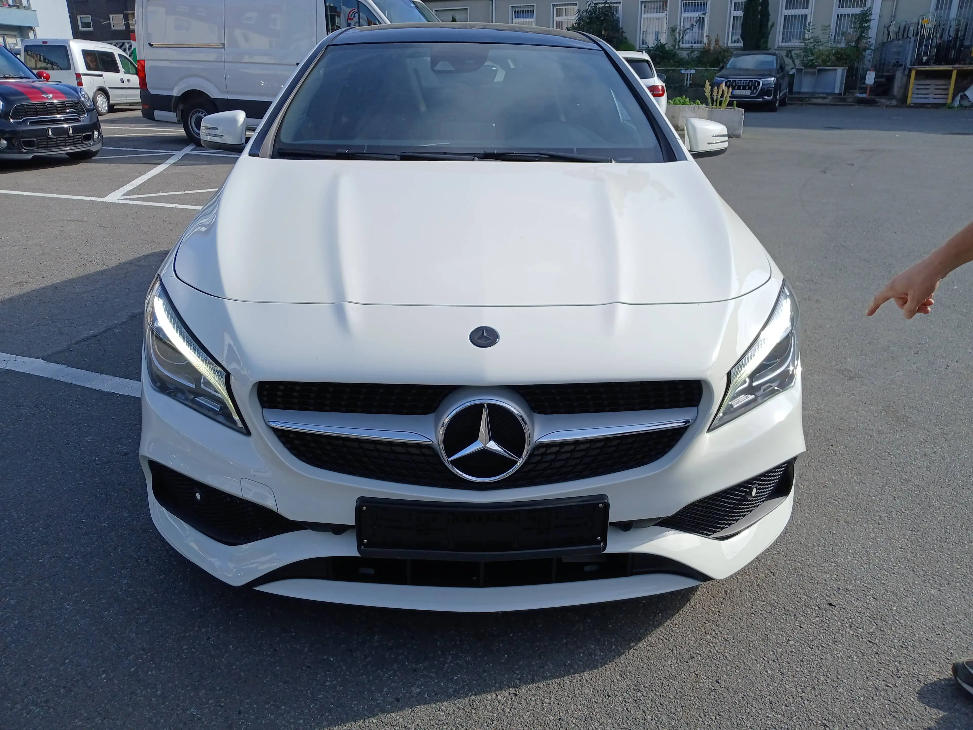 Mercedes-Benz CLA 180 Coupe Amg Optik Led — photo 2