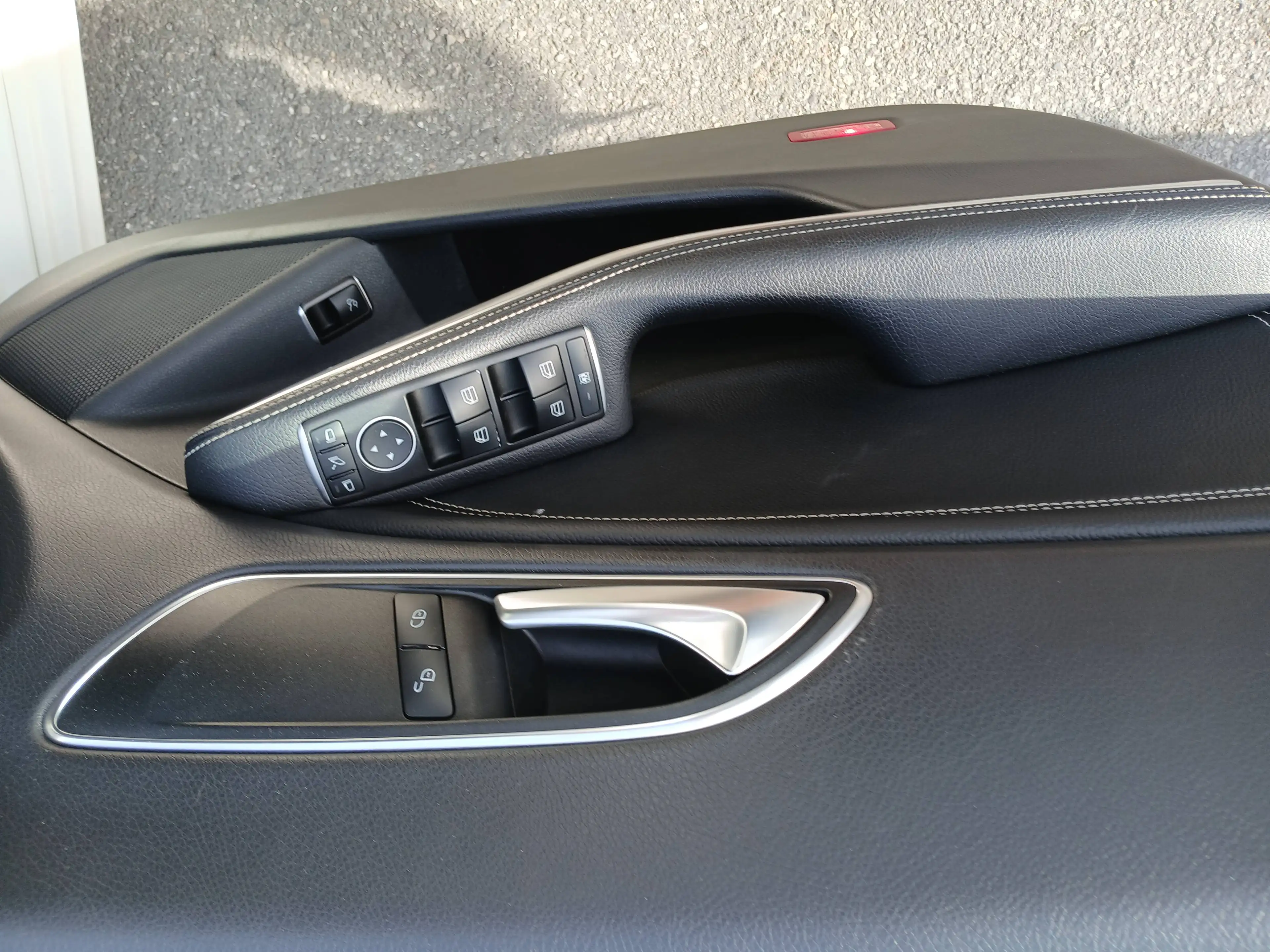 Mercedes-Benz CLA 180 Coupe Amg Optik Led — photo 11