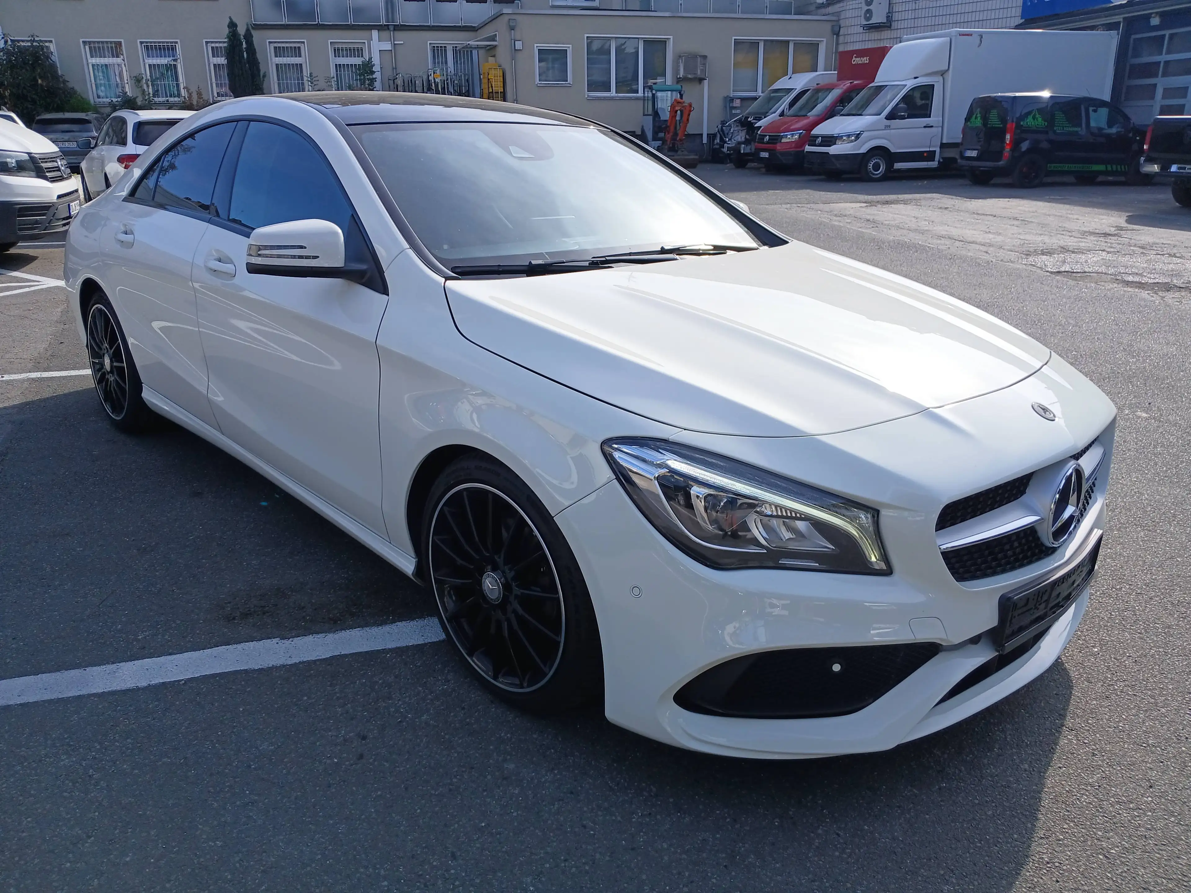 Mercedes-Benz CLA 180 Coupe Amg Optik Led — photo 3