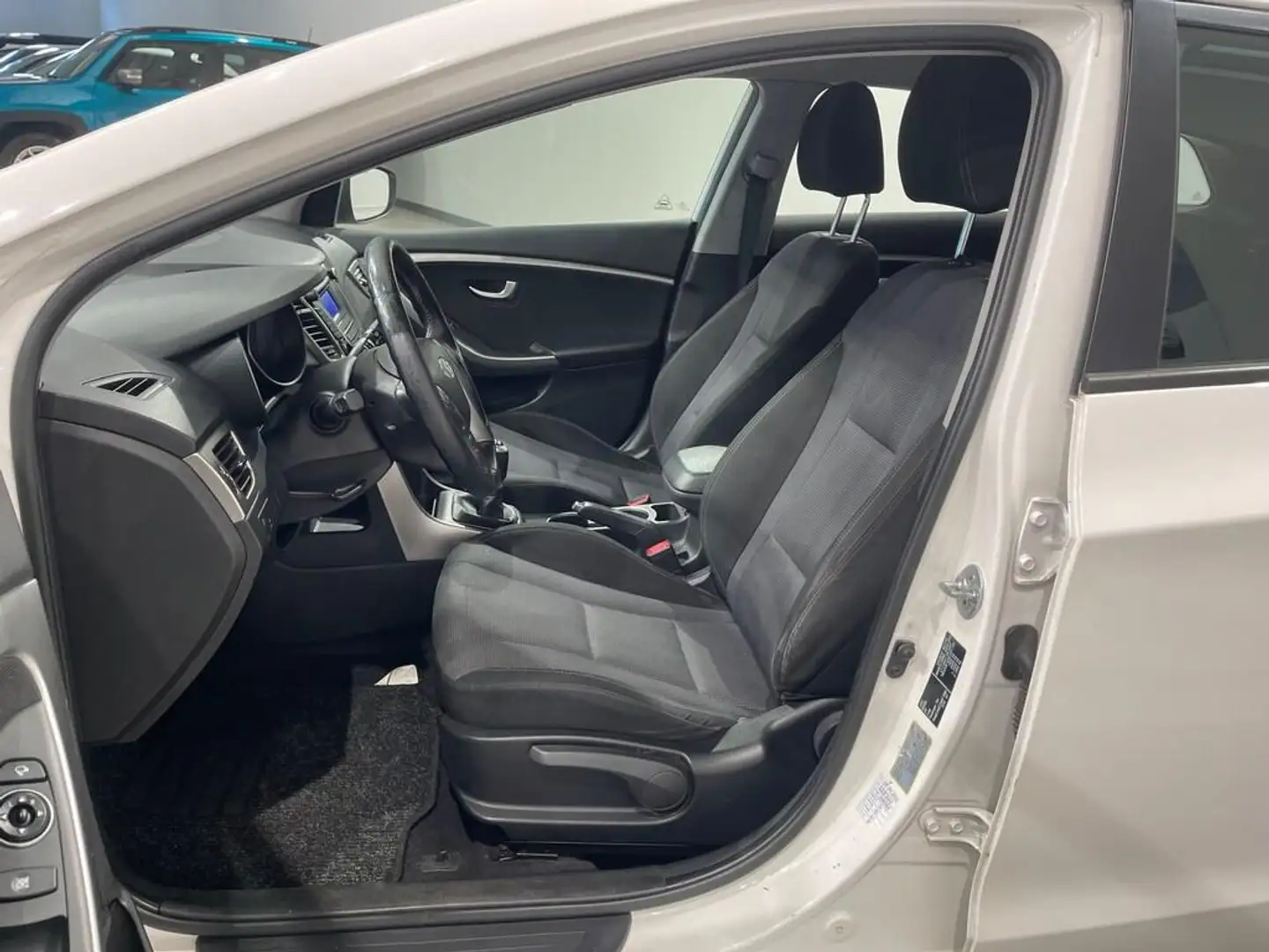 Hyundai i30 Wagon 1.6 crdi Classic 110cv Hyundai i30 Weiß - 2