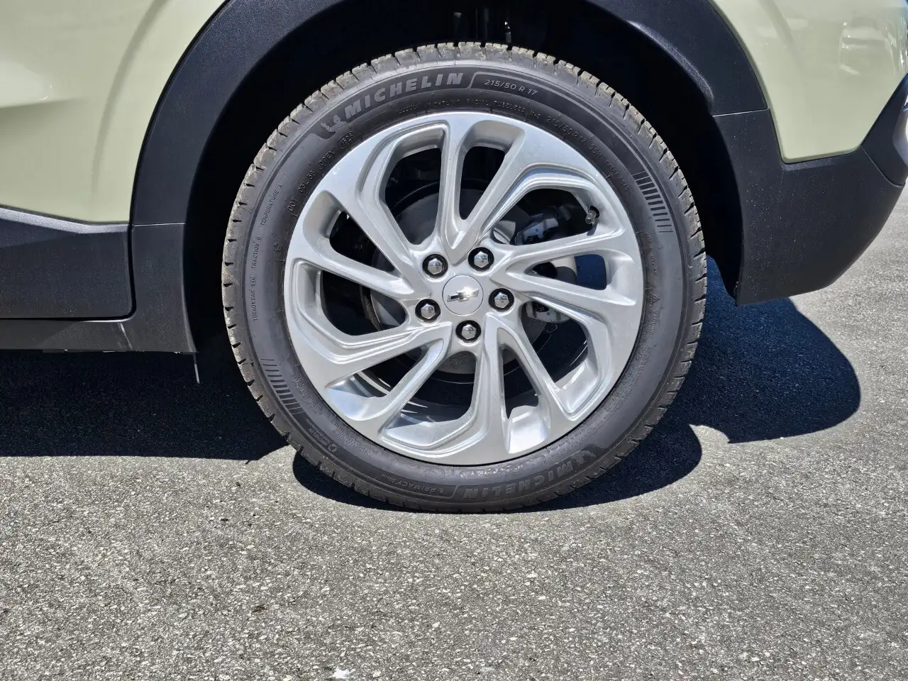 Chevrolet Bolt fotografie Chevrolet Bolt