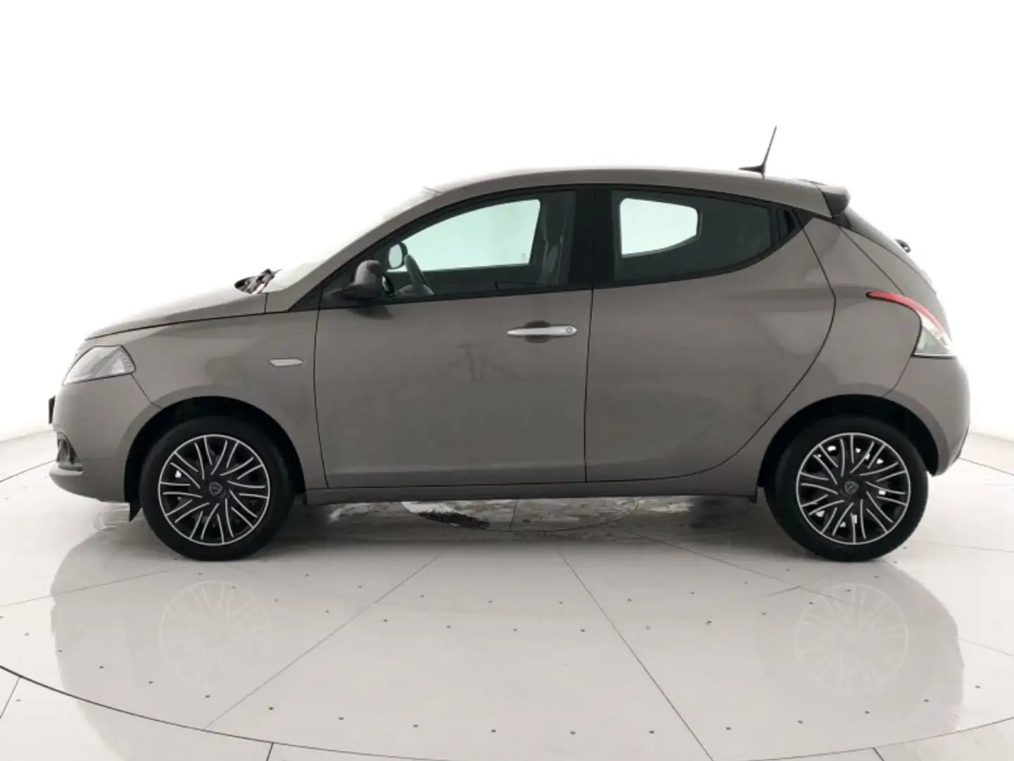 Lancia Ypsilon 1.0 firefly hybrid Gold s&s 70cv 5p.ti Grigio - 2