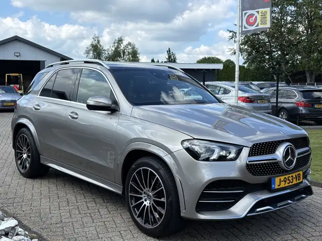 Mercedes-Benz GLE view 2