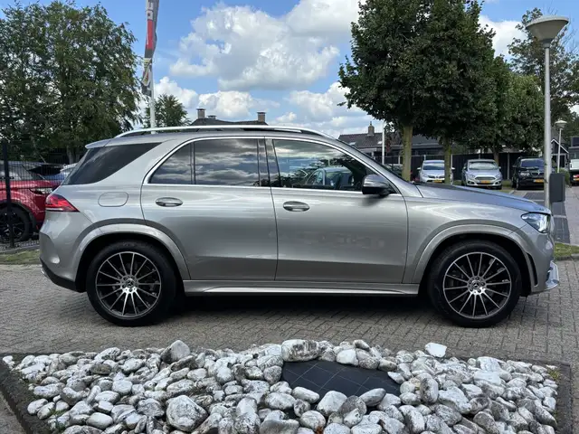 Mercedes-Benz GLE view 3