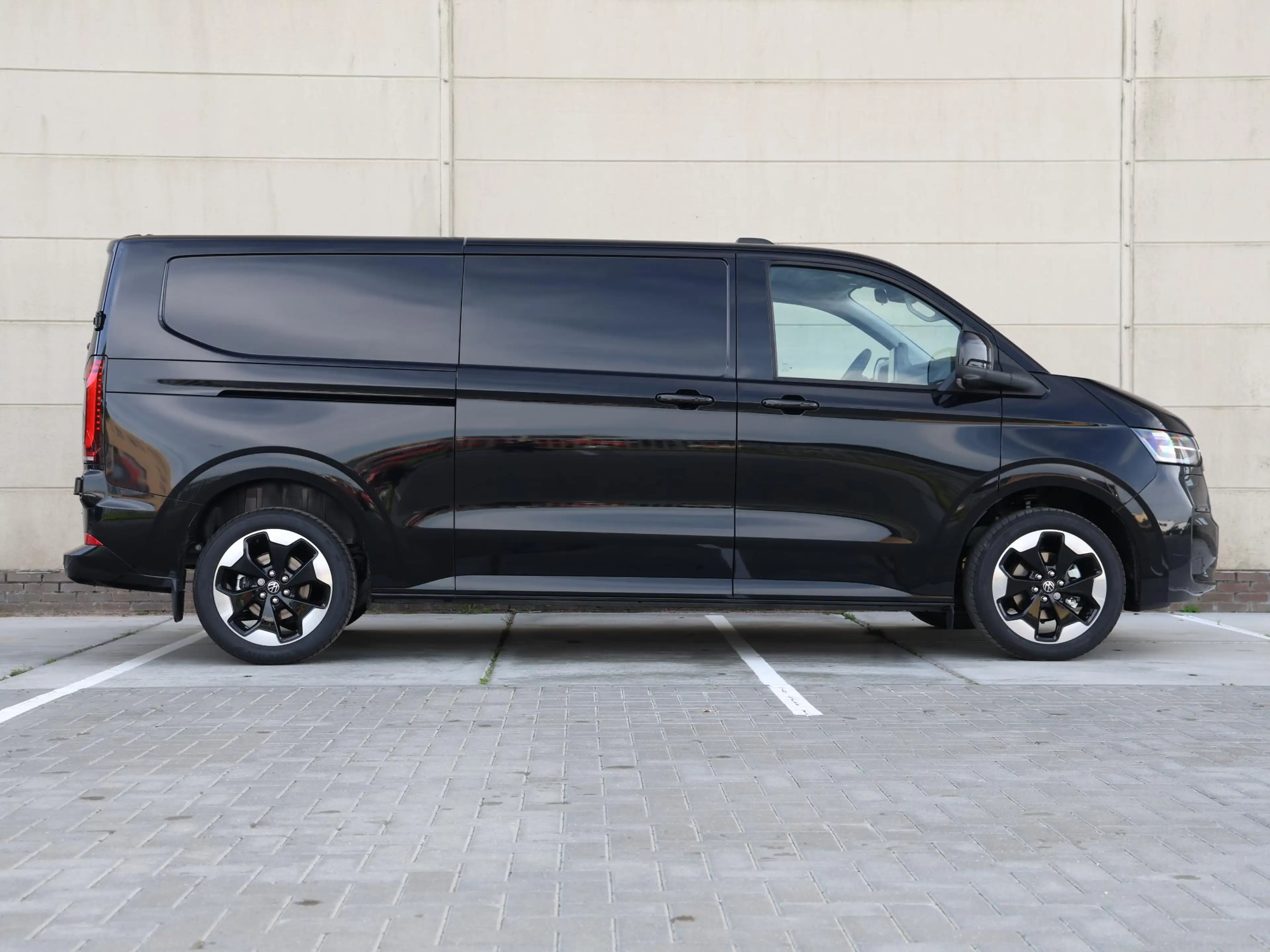 Volkswagen Transporter Bulli L2 2.5 eHybrid 233PK Automaat | 360 Camera | — photo 2
