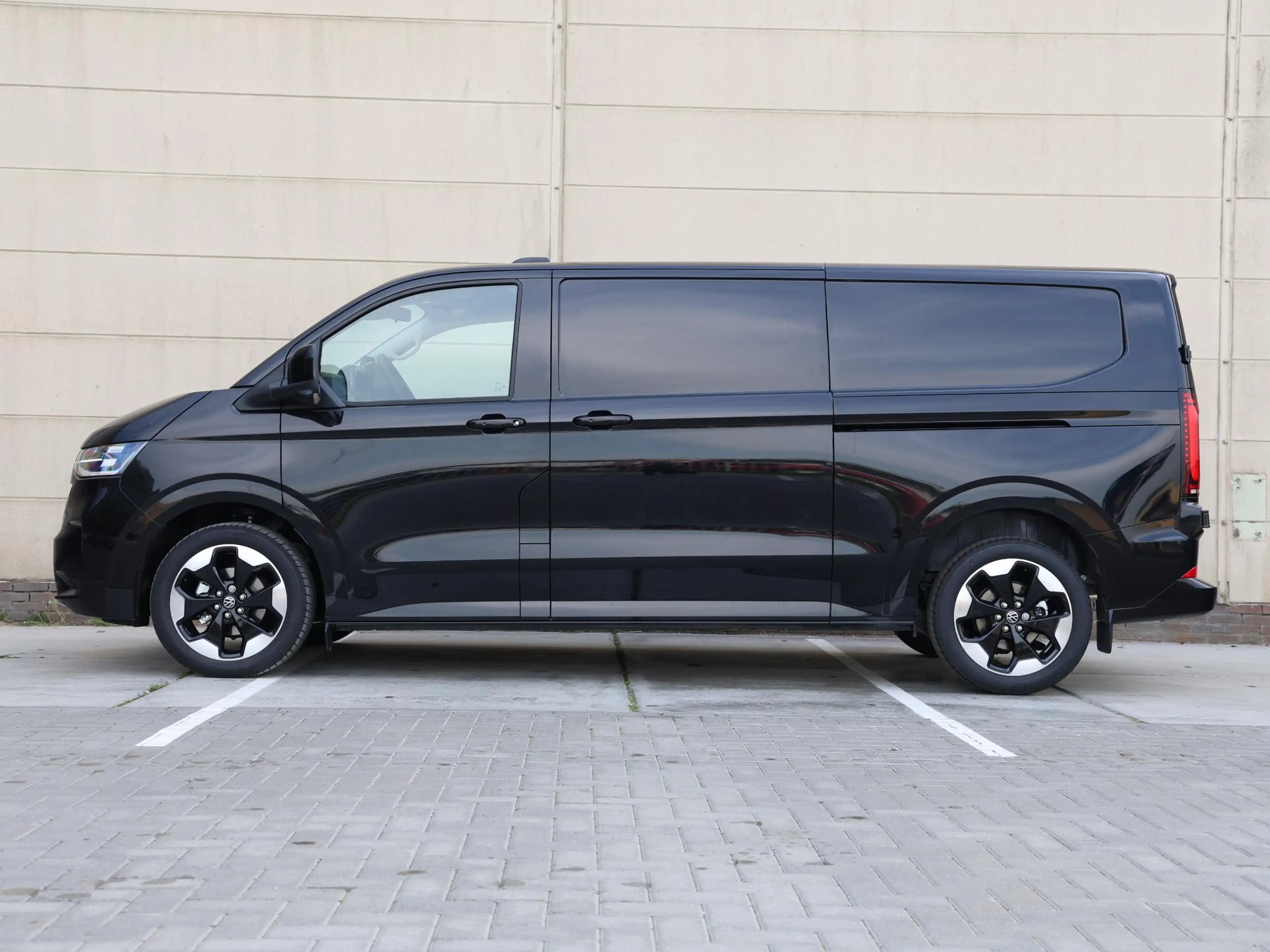 Volkswagen Transporter Bulli L2 2.5 eHybrid 233PK Automaat | 360 Camera | — photo 10