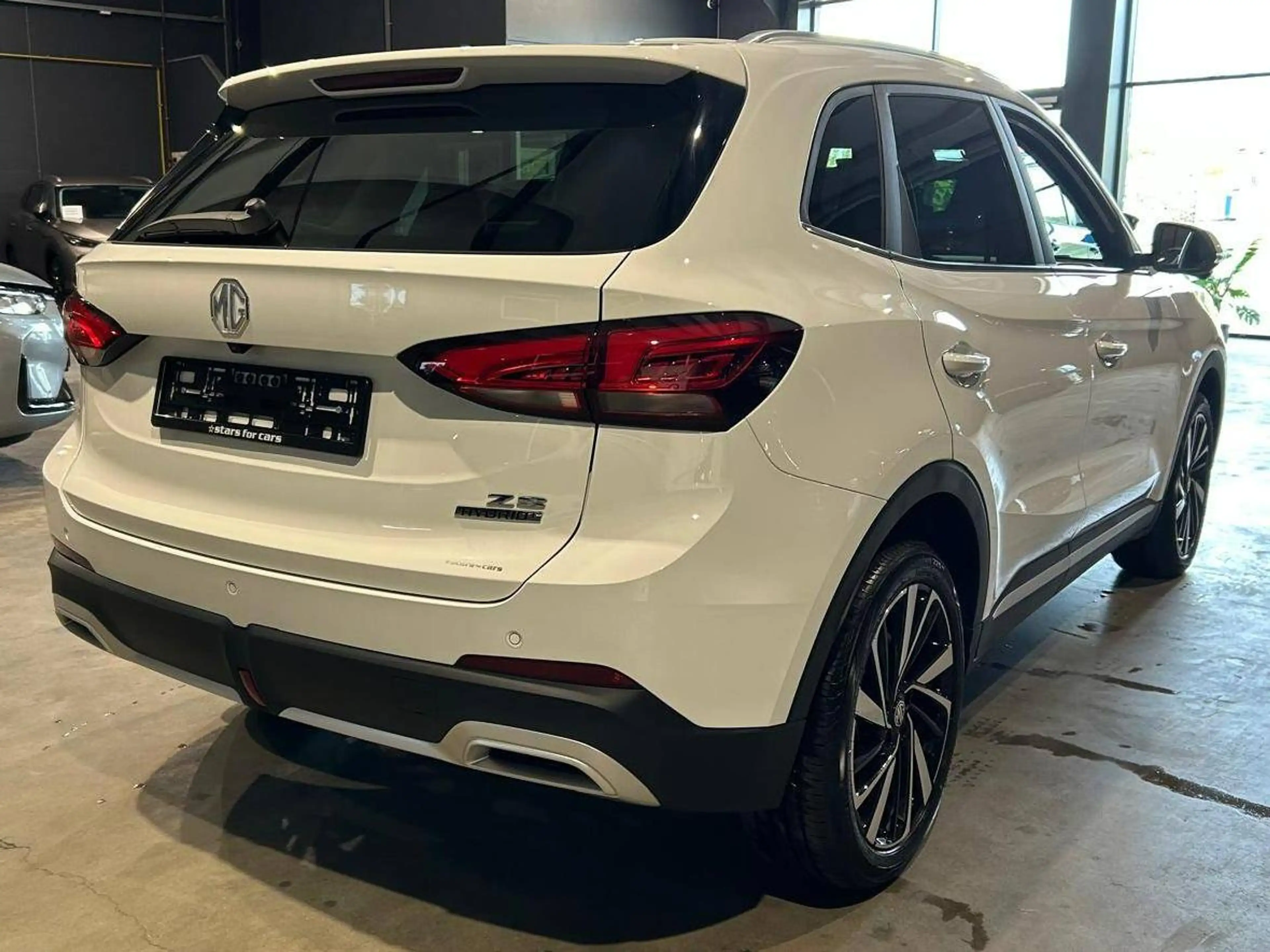 MG ZS 1.5 Hybrid+ Luxury - 08/2026 - 15 km!! — photo 6