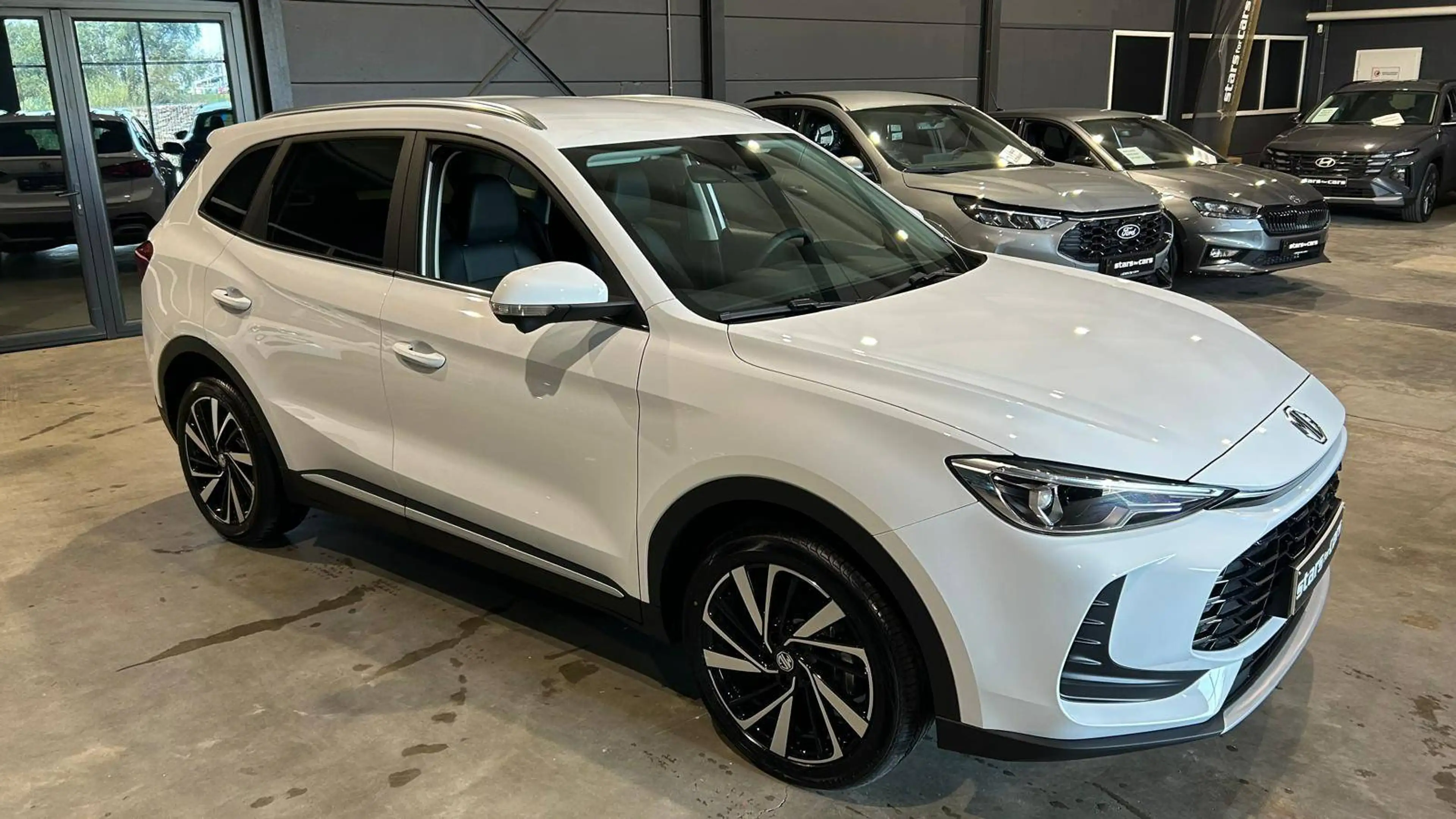 MG ZS 1.5 Hybrid+ Luxury - 08/2026 - 15 km!! — photo 3