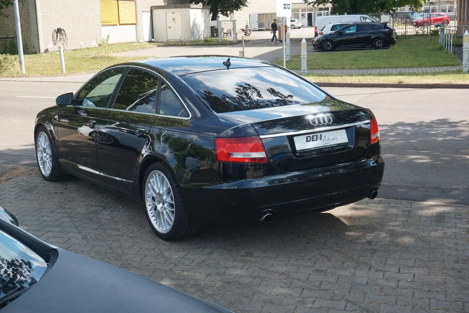 Audi A6 Lim. 3.2 FSI quattro / S-Line / Xenon / 3. HD Noir - 2