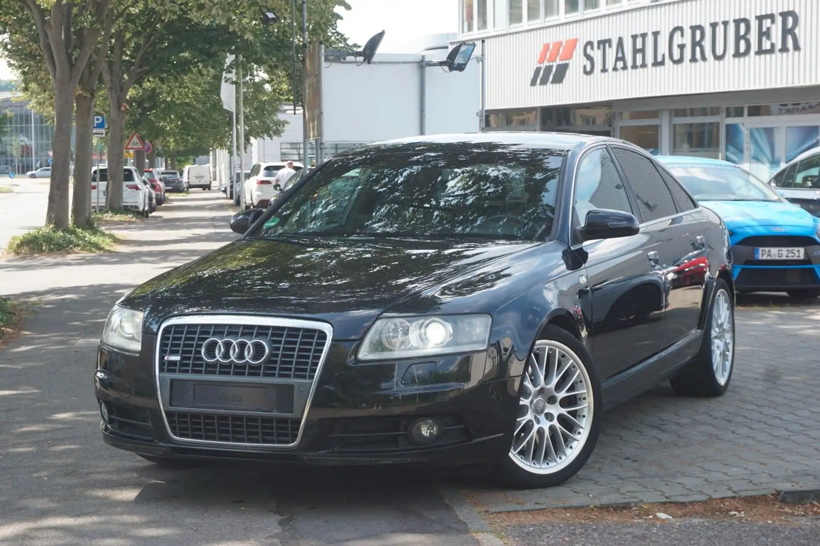 Audi A6 Lim. 3.2 FSI quattro / S-Line / Xenon / 3. HD Noir - 1