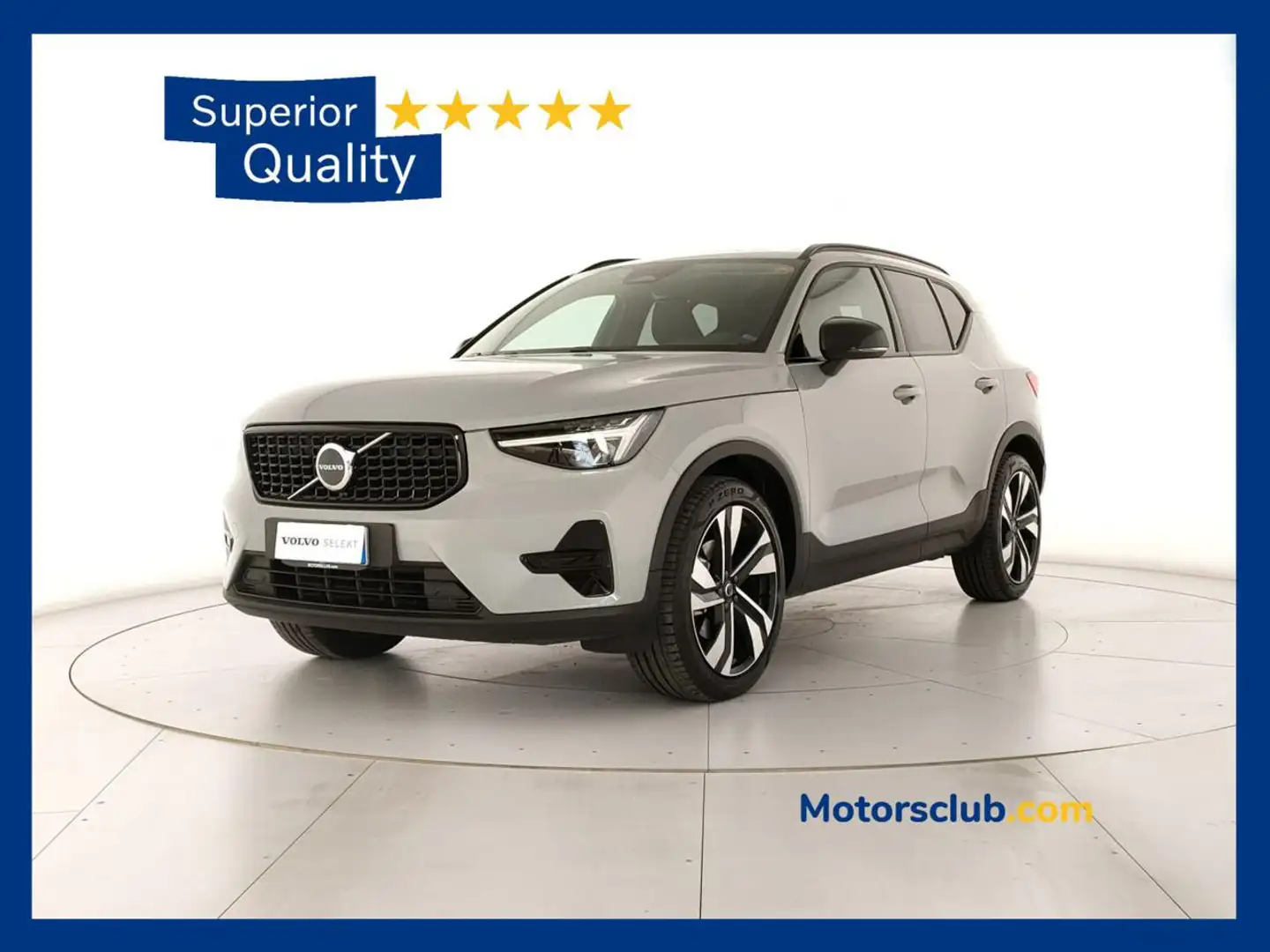 Volvo XC40 B3 automatico Plus Dark Argento - 1