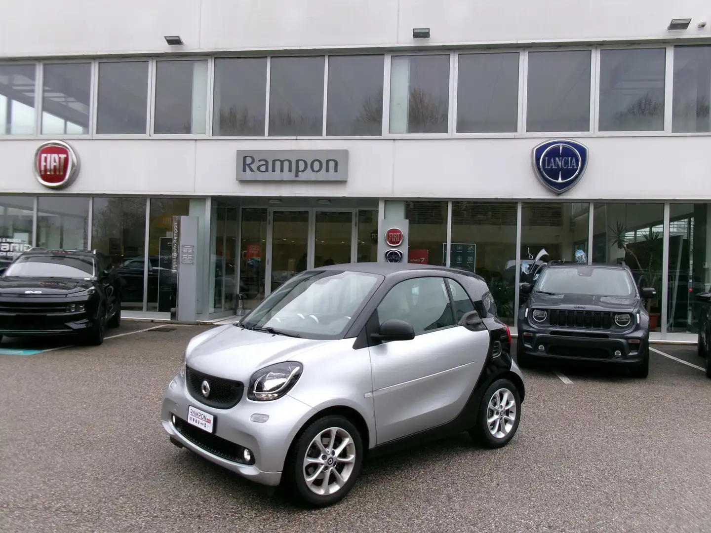 smart forTwo fortwo 70 1.0 Youngster Noir - 1