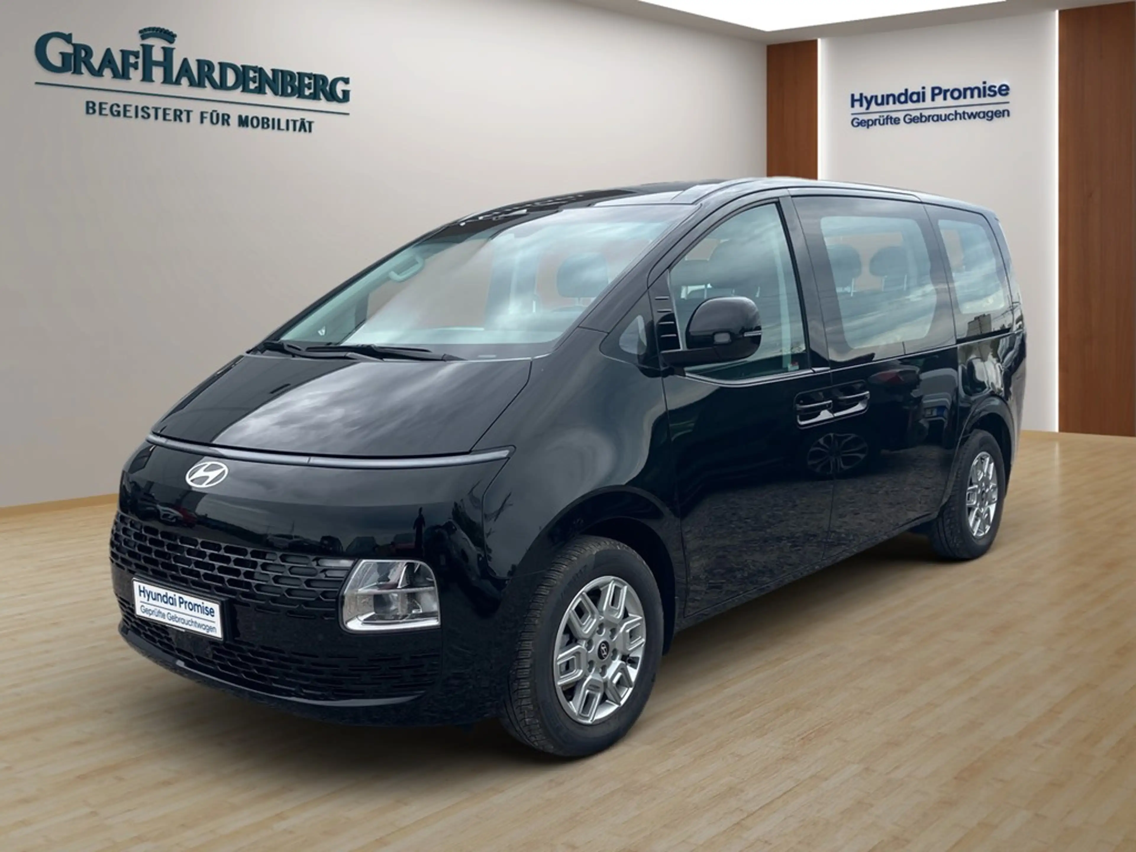 Hyundai STARIA HEV 9-Sitzer 1.6 T-GDI 6-AT TREND