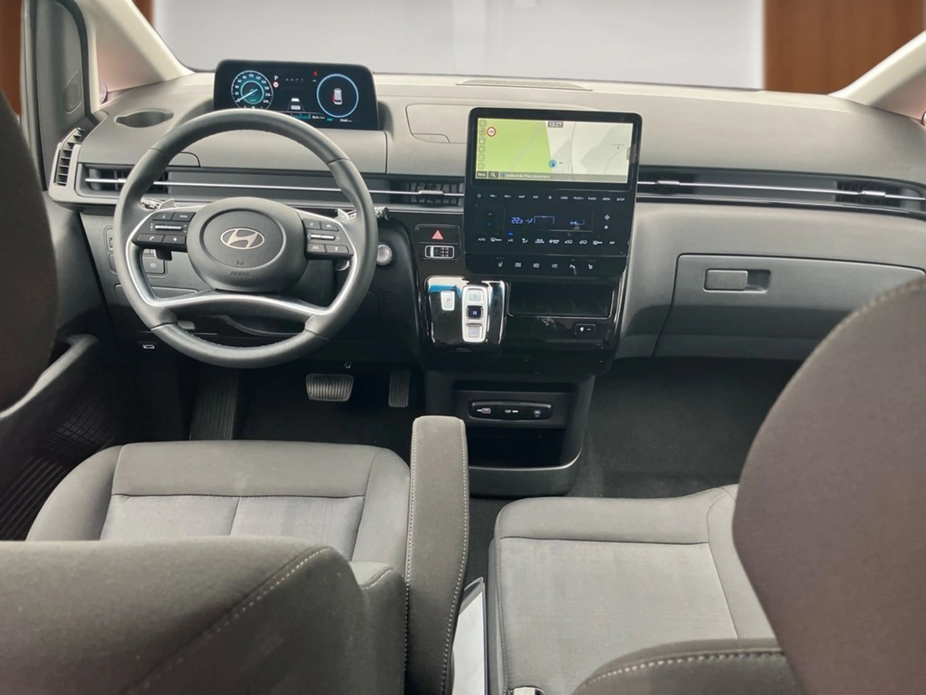 Hyundai STARIA HEV 9-Sitzer 1.6 T-GDI 6-AT TREND — photo 5