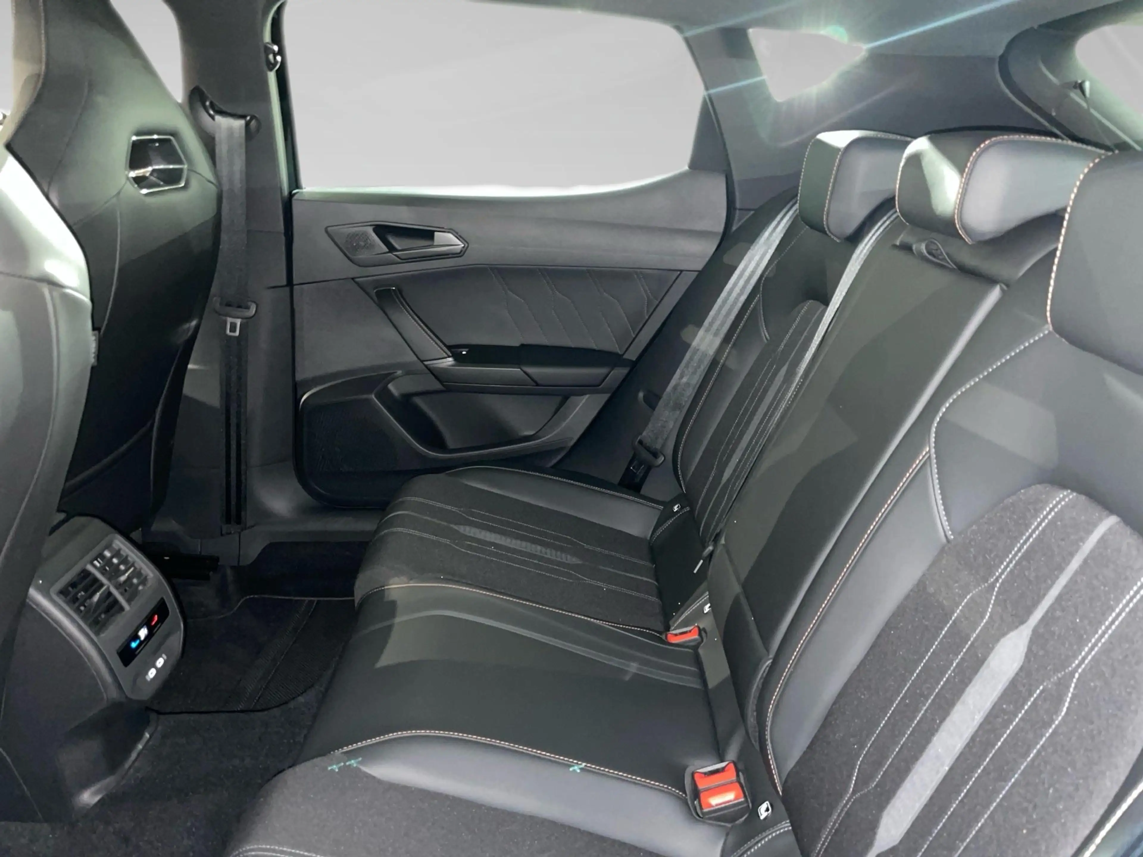 CUPRA Leon 2.0 TSI EVO 221kW VZ DSG — photo 11