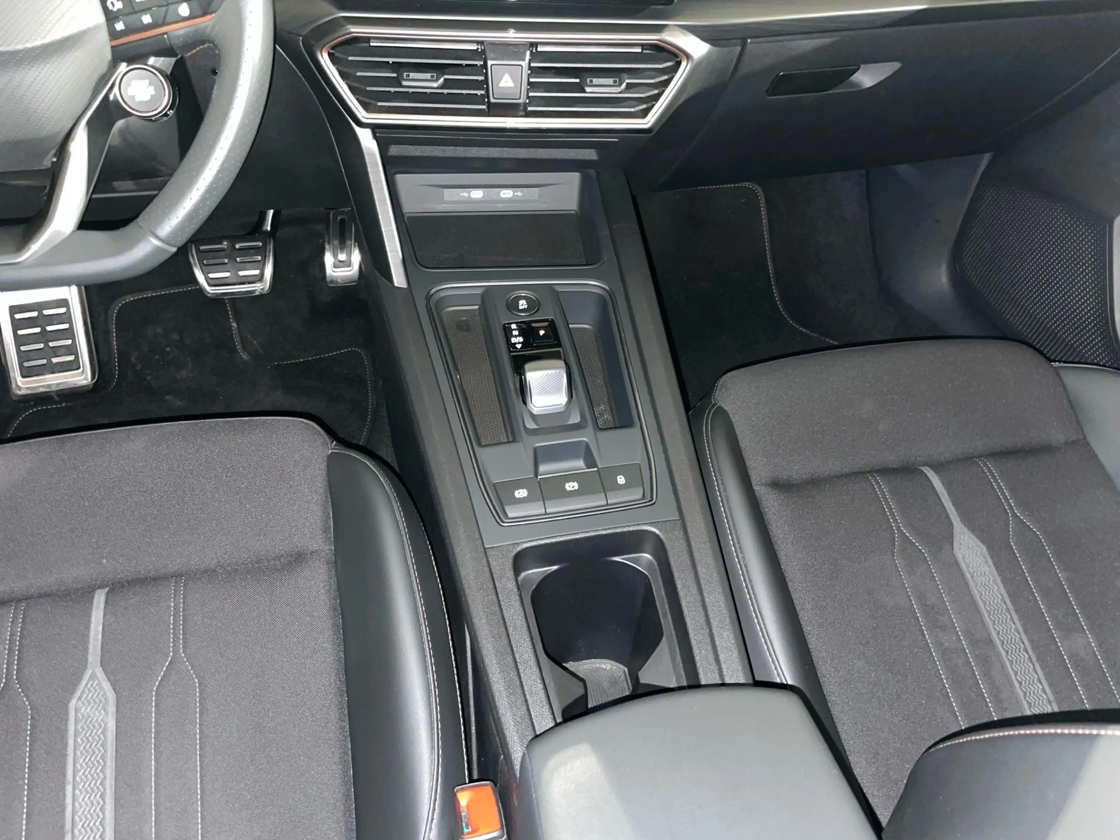 CUPRA Leon 2.0 TSI EVO 221kW VZ DSG — photo 10