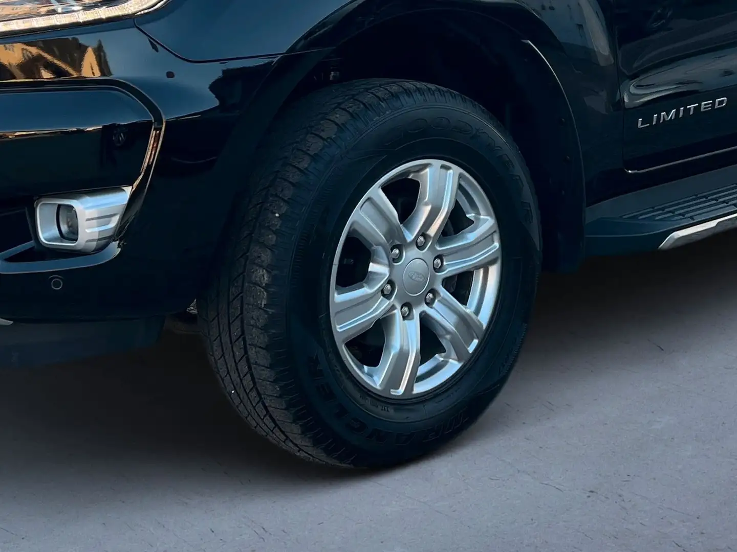 Ford Ranger RANGER LIMITED DOKA 4x4=1.HD=NUR 21.113 KM=TOP ! Noir - 2