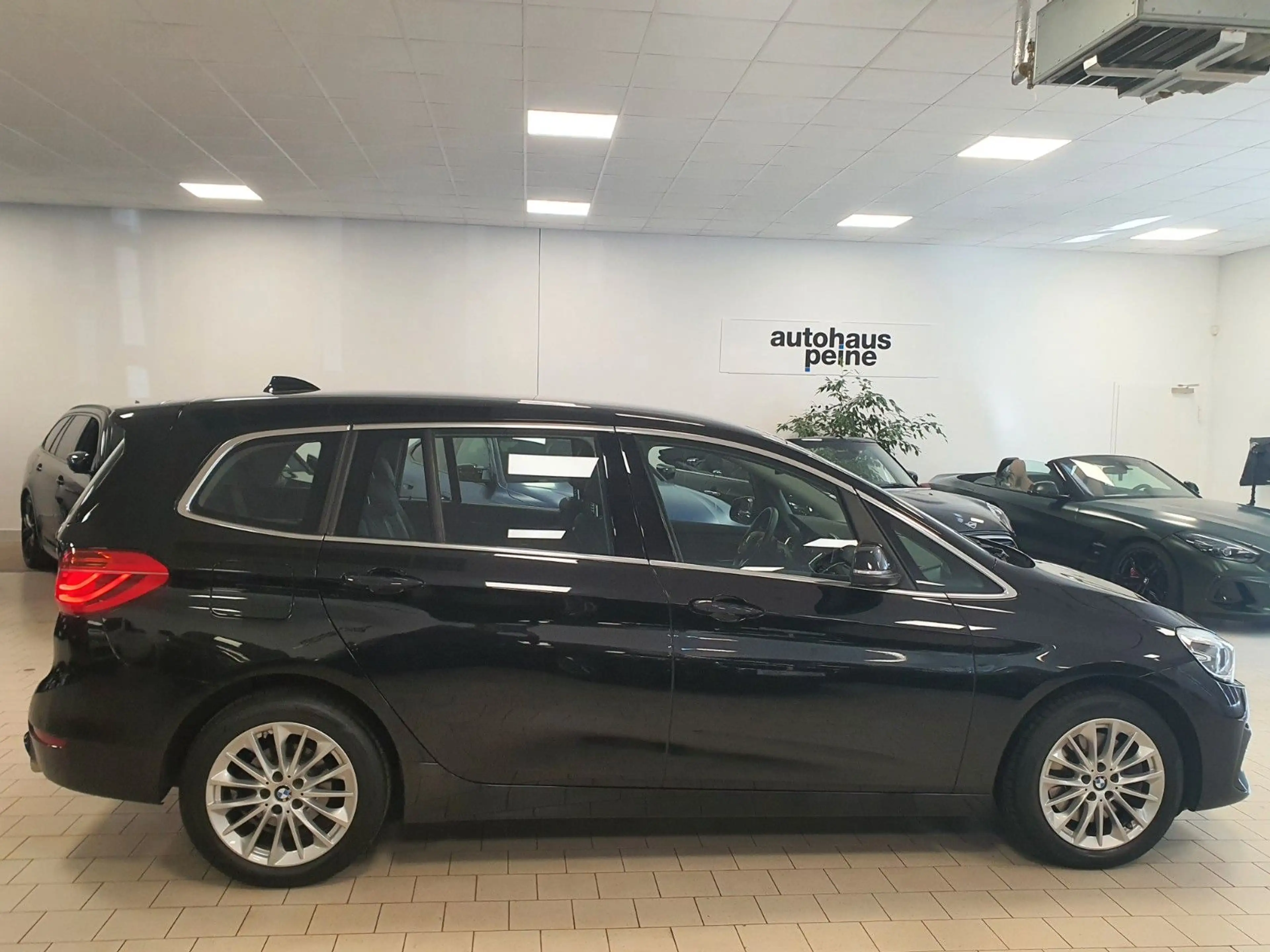 BMW 218 218dGT/Aut/Navi/LEDer/7-Sitzer/ParkAs/LuxuryLine — photo 11