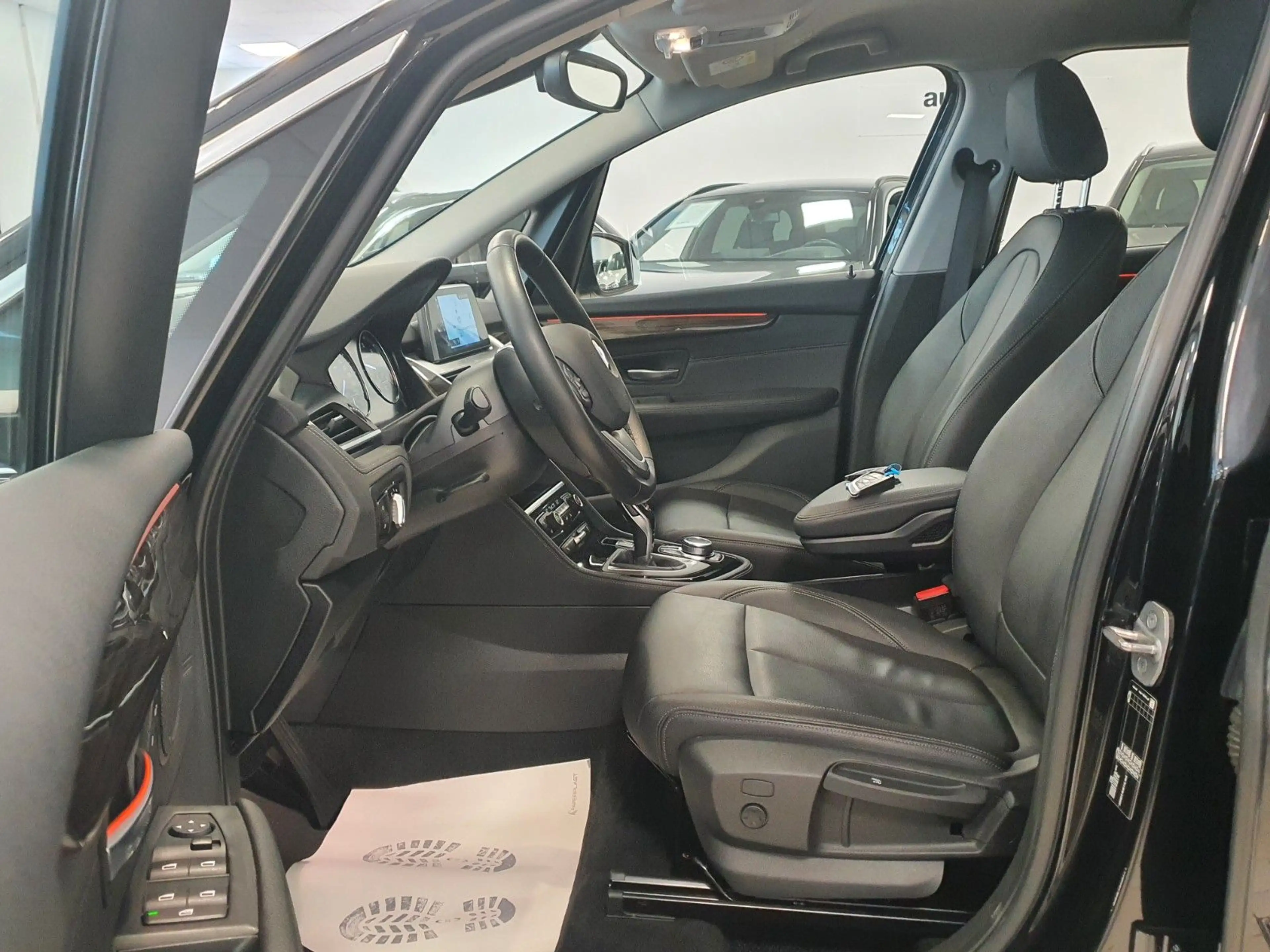 BMW 218 218dGT/Aut/Navi/LEDer/7-Sitzer/ParkAs/LuxuryLine — photo 15