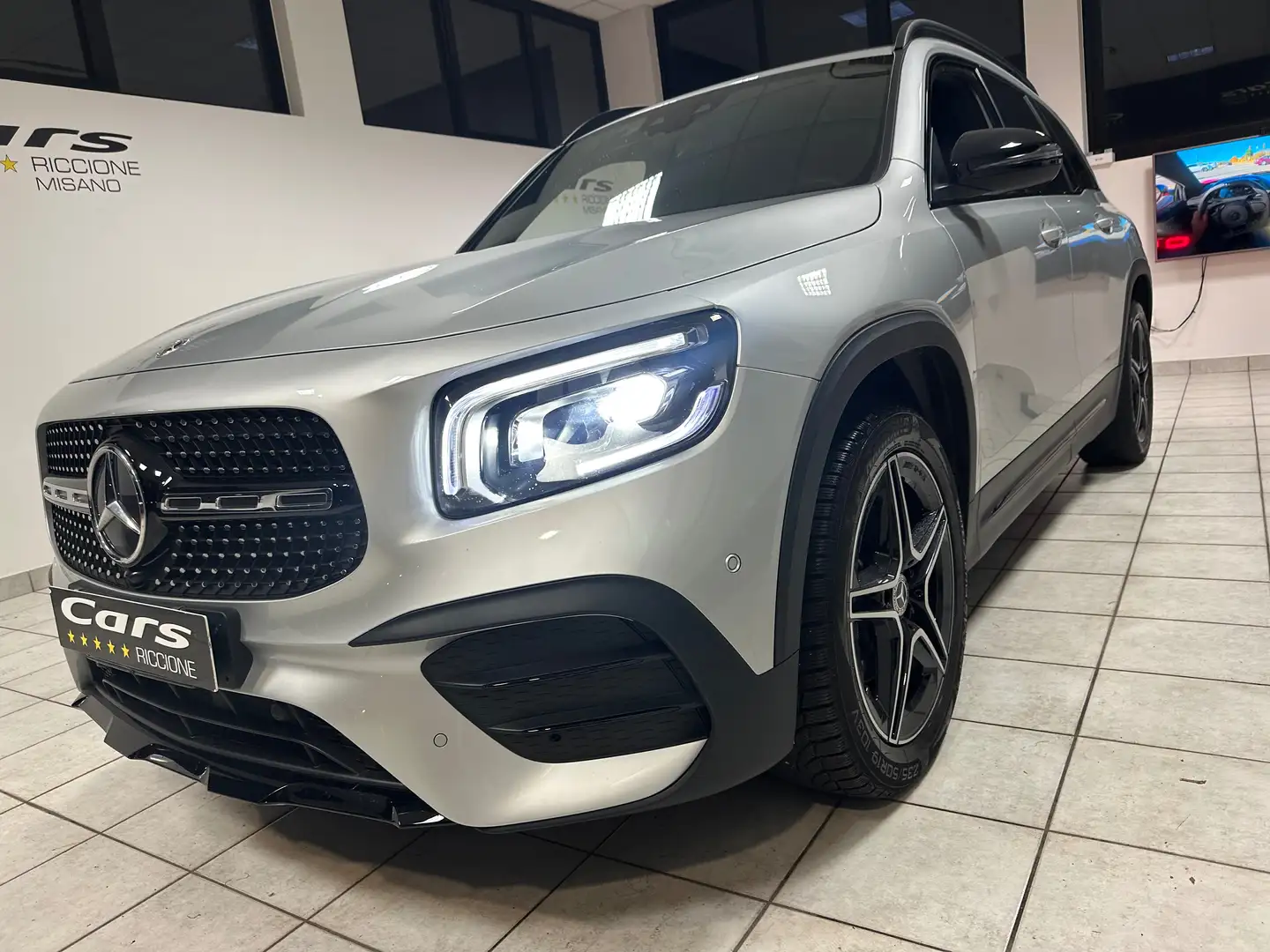 Mercedes-Benz GLB 180 2.0cc CDI AMG PACK UNIPRO MB SERVICE SILVER Argintiu - 1
