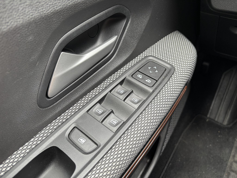 Dacia Sandero Stepway 1.0 TCe 100 ECO-G Expression | Camera | Na — photo 27