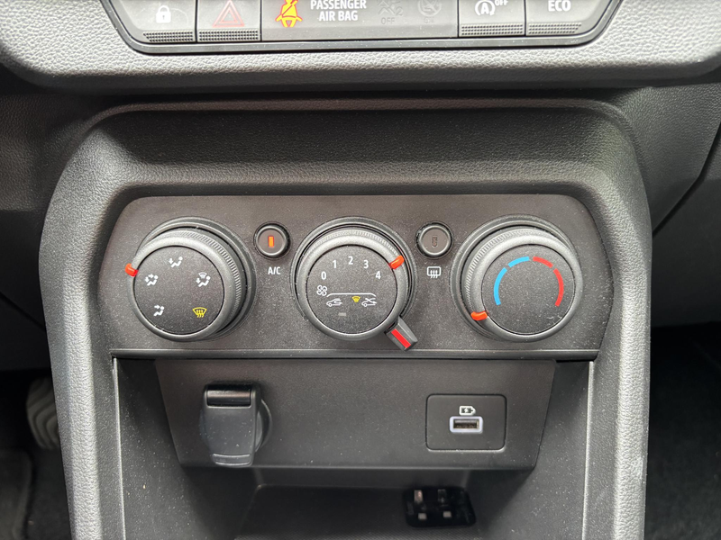 Dacia Sandero Stepway 1.0 TCe 100 ECO-G Expression | Camera | Na — photo 12