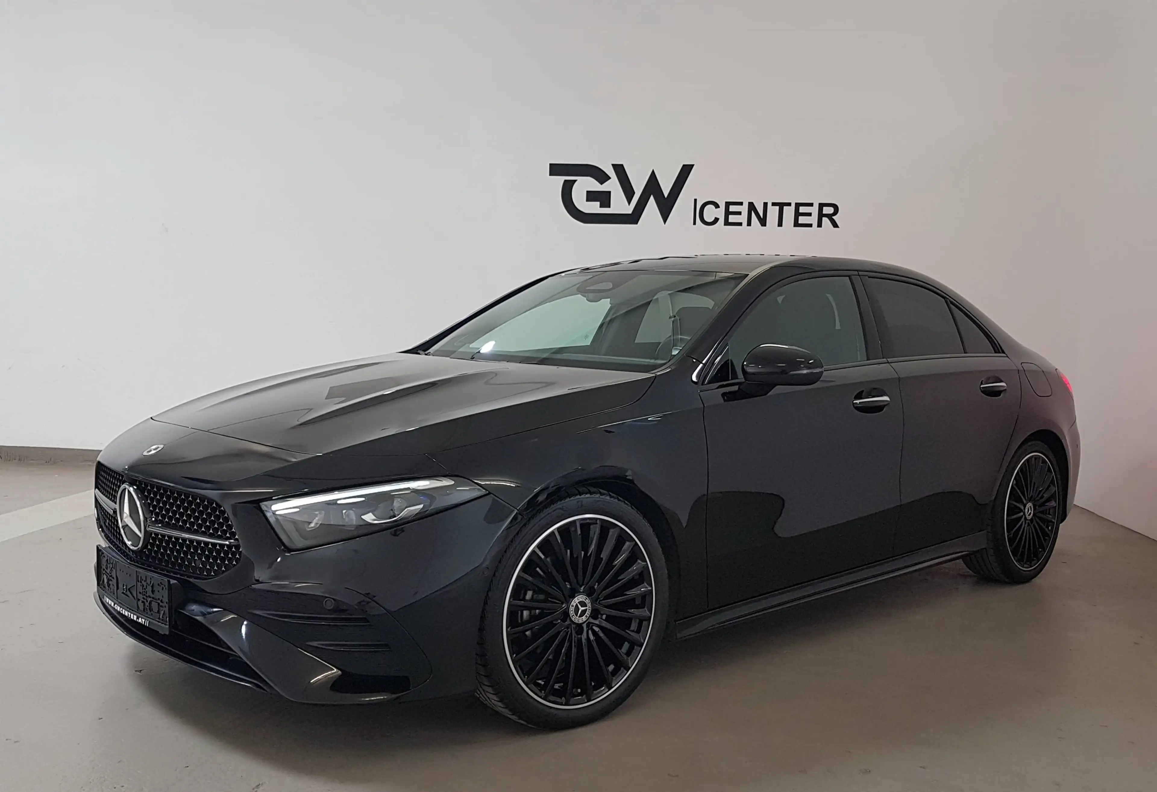 Mercedes-Benz A 200 d Limousine AMG Line FACELIFT Burmester Ambient — photo 5