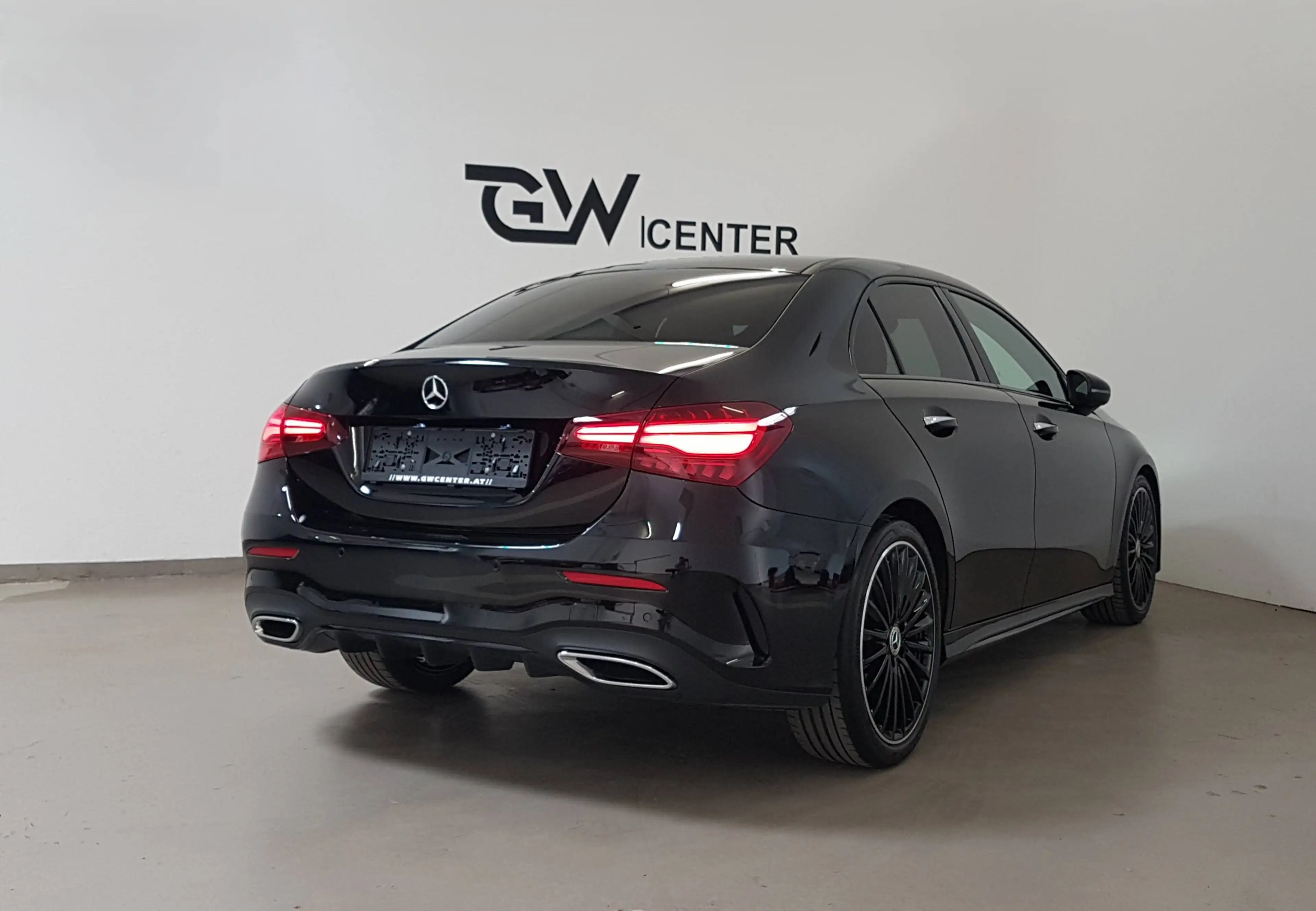 Mercedes-Benz A 200 d Limousine AMG Line FACELIFT Burmester Ambient — photo 13