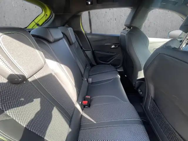 Peugeot 208 view 14